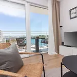 Sea View Mia Just Renovated Apartamento *
