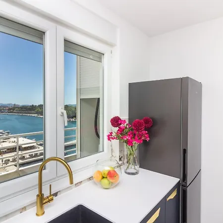 Sea View Mia Just Renovated شقة زادار