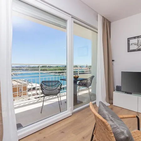 شقة Sea View Mia Just Renovated