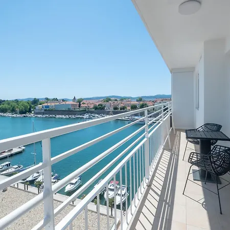 Apartmán Sea View Mia Just Renovated *