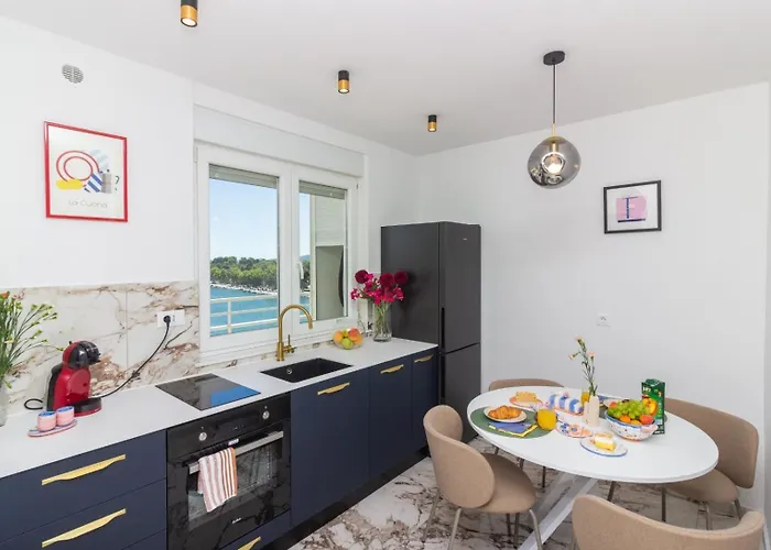 Apartment Sea View Mia Just Renovated *